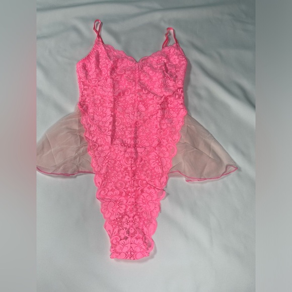 We Are Hah Rose Quartz/ pink Maid To Wear Lace Body Suit  Size S NWT - Picture 3 of 13